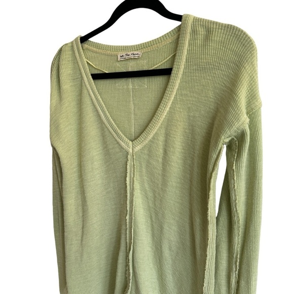 We the Free Green V-Neck Thermal Top, Size XS - Picture 2 of 6